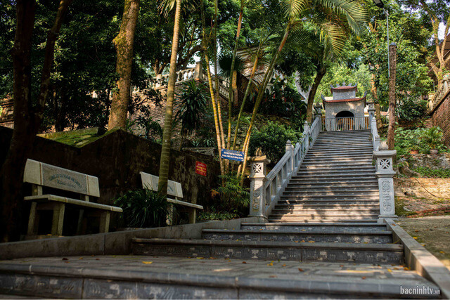 Lối vào chùa Tiêu Bắc Ninh 