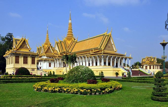 Tham quan cung điện Hoàng Gia Campuchia 