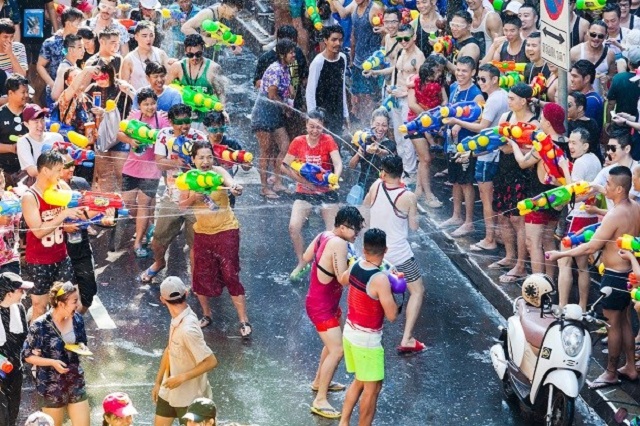 Hình ảnh lễ hội té nước Thái Lan 