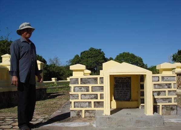 Người trông nom khu mộ Nguyễn Thông kể chia sẻ câu chuyện về ngôi mộ 